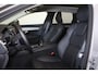 Volvo V90 T6 Recharge AWD Plus Bright - Panorama/schuifdak - IntelliSafe Assist & Surround - 360º Camera - Harman Kardon audio - Adaptieve LED koplampen - Verwarmde voorstoelen, stuur & achterbank - Parkeersensoren voor & achter - Elektr. bedienb. voorstoelen met geheugen - Draadloze tel. lader - Extra getint glas - Inklapbare trekhaak - 19' LMV