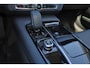 Volvo V90 T6 Recharge AWD Plus Bright - Panorama/schuifdak - IntelliSafe Assist & Surround - 360º Camera - Harman Kardon audio - Adaptieve LED koplampen - Verwarmde voorstoelen, stuur & achterbank - Parkeersensoren voor & achter - Elektr. bedienb. voorstoelen met geheugen - Draadloze tel. lader - Extra getint glas - Inklapbare trekhaak - 19' LMV