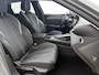 Peugeot 308 SW Allure Hybrid 145pk Automaat | Navigatie | 360° Camera | Climate Control | Adaptieve Cruise Control | Parkeersensoren v+a | Keyless | Draadloze Apple Carplay / Android auto + telefoonlader | Bluetooth | DAB+ radio | Led koplampen | Volledig digitaal instrumentenpaneel | Donker getint glas | 17" lichtmetalen velgen |