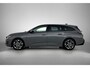 Peugeot 308 SW Allure Hybrid 145pk Automaat | Navigatie | 360° Camera | Climate Control | Adaptieve Cruise Control | Parkeersensoren v+a | Keyless | Draadloze Apple Carplay / Android auto + telefoonlader | Bluetooth | DAB+ radio | Led koplampen | Volledig digitaal instrumentenpaneel | Donker getint glas | 17" lichtmetalen velgen |