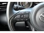 Toyota Yaris 1.5 Hybrid Dynamic Automaat | Apple Carplay / Android auto | 16” lichtmetalen velgen ‘machined’ | 7” digital dashboard ‘binocular’ | Smart Entry met startknop | Elektrische ramen achter | Portierinl