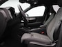 Volvo XC40 2.0 B4 Plus Dark / Trekhaak / Harman Kardon / Stoelverwarming voor & achter / Memory seats / Voorruitverwarming