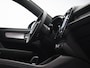 Volvo XC40 2.0 B4 Plus Dark / Trekhaak / Harman Kardon / Stoelverwarming voor & achter / Memory seats / Voorruitverwarming