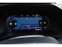 Volvo XC40 B4 211PK Automaat Plus Dark Harman Kardon Audio installatie / Semi elektrisch wegklapbare trekhaak / Google infotainment / Verwarmbare voorruit / Verwarmbare voorstoelen