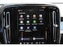 Volvo XC40 B4 211PK Automaat Plus Dark Harman Kardon Audio installatie / Semi elektrisch wegklapbare trekhaak / Google infotainment / Verwarmbare voorruit / Verwarmbare voorstoelen