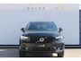 Volvo XC40 B4 211PK Automaat Plus Dark Harman Kardon Audio installatie / Semi elektrisch wegklapbare trekhaak / Google infotainment / Verwarmbare voorruit / Verwarmbare voorstoelen