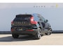 Volvo XC40 B4 211PK Automaat Plus Dark Harman Kardon Audio installatie / Semi elektrisch wegklapbare trekhaak / Google infotainment / Verwarmbare voorruit / Verwarmbare voorstoelen