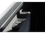 Volvo XC40 B4 211PK Automaat Plus Dark Harman Kardon Audio installatie / Semi elektrisch wegklapbare trekhaak / Google infotainment / Verwarmbare voorruit / Verwarmbare voorstoelen