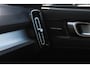 Volvo XC40 B4 211PK Automaat Plus Dark Harman Kardon Audio installatie / Semi elektrisch wegklapbare trekhaak / Google infotainment / Verwarmbare voorruit / Verwarmbare voorstoelen