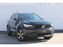 Volvo XC40 B4 211PK Automaat Plus Dark Harman Kardon Audio installatie / Semi elektrisch wegklapbare trekhaak / Google infotainment / Verwarmbare voorruit / Verwarmbare voorstoelen