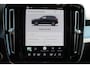 Volvo XC40 B4 211PK Automaat Plus Dark Harman Kardon Audio installatie / Semi elektrisch wegklapbare trekhaak / Google infotainment / Verwarmbare voorruit / Verwarmbare voorstoelen