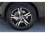 Volvo XC40 B4 211PK Automaat Plus Dark Harman Kardon Audio installatie / Semi elektrisch wegklapbare trekhaak / Google infotainment / Verwarmbare voorruit / Verwarmbare voorstoelen