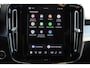 Volvo XC40 B4 211PK Automaat Plus Dark Harman Kardon Audio installatie / Semi elektrisch wegklapbare trekhaak / Google infotainment / Verwarmbare voorruit / Verwarmbare voorstoelen