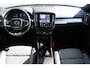Volvo XC40 B4 211PK Automaat Plus Dark Harman Kardon Audio installatie / Semi elektrisch wegklapbare trekhaak / Google infotainment / Verwarmbare voorruit / Verwarmbare voorstoelen