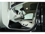 Volvo XC90 T8 Automaat AWD Ultra Dark | Bowers & Wilkins | Luchtvering | Panoramadak | Rondom zichtcamera | 22" Lichtmetalen velgen | Verwarmbare voorstoelen | Verwarmbaar stuurwiel | Massagefunctie voorstoelen | Ventileerbare voorstoelen | Verwarmbare achterbank