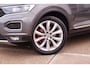 Volkswagen T-Roc 1.5 TSI Sport | Pano | Trekhaak | LED | Carplay | Camera | Virtual Cockpit | Blind-Spot | PDC
