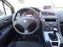 Peugeot 5008 1.6 THP Blue Lease Executive 7p.