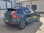 Volvo XC40 Recharge P8 AWD R-Design | Climate Pack (achterbank verwarmd) | Pack Lounge (audio installatie high end, elektrisch glazen schuif-/kanteldak, parkeersensor voor, rondomzicht camera)