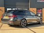 BMW 5-Serie Touring 540d xDrive High Executive M-Sport / Leder / HUD / Trekhaak / 360cam / ACC / B&W Audio / Pano / Massagestoelen