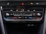 Volkswagen T-Roc 1.5 TSI Style Automaat - Led verlichting - Camera - Navigatie