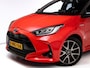 Toyota Yaris 1.5 Hybrid Launch Edition | Stoel- stuurverwarming | Trekhaak | HUD | Camera | Adaptive cruise Apple Carplay/Android Auto, Privacy glas, Keyless
