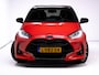 Toyota Yaris 1.5 Hybrid Launch Edition | Stoel- stuurverwarming | Trekhaak | HUD | Camera | Adaptive cruise Apple Carplay/Android Auto, Privacy glas, Keyless