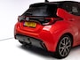 Toyota Yaris 1.5 Hybrid Launch Edition | Stoel- stuurverwarming | Trekhaak | HUD | Camera | Adaptive cruise Apple Carplay/Android Auto, Privacy glas, Keyless