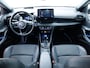 Toyota Yaris 1.5 Hybrid Launch Edition | Stoel- stuurverwarming | Trekhaak | HUD | Camera | Adaptive cruise Apple Carplay/Android Auto, Privacy glas, Keyless