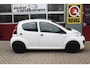 Peugeot 107 1.0 Access Accent O.a: Airco, N.a.p, Uitgevoerd onderhoud met nw apk, Rijklaar. All-in prijs!