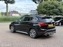 BMW X1 xDrive20i Xline Panodak Navi Carplay Memory Leer Camera Harman Kardon Trekhaak