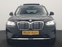 BMW X3 xDrive30e Advantage FACELIFT PHEV 293pk Dealer O.H. | Trekhaak Af Fabriek | Panodak | 360 Camera | Lederen Sportstoelen & Stuur Verwarmd | Apple Carplay | Navigatie | DAB | Virtual Cockpit | Plug In Hybrid |