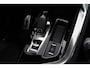 Peugeot 5008 1.2 PureTech GT | 131PK | 7-zits | Pano | Navigatie | Stoelverwarming | 360° camera Peugeot 5008 1.2 Puretech GT 131 PK met 1.2 viercilinder motor, panoramadak, 7-zits, stoelverwarming, 360° camera, navigatie, lichtmetalen velgen
