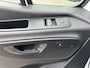 Mercedes-Benz eSprinter 320 L2 H2 Pro 81kWh / Snel laden 115Kw / Trekhaak / MBUX / Navigatie / Camera / Cruise control / Airco / 270 Graden achterdeuren .