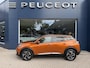Peugeot 2008 1.2 Turbo 100PK Allure Pack | Navigatie | 3D Virtual Cockpit | LED Verlichting | Half Lederen Bekleding | Keyless Start | Climate Control | Cruise Control | 17 Inch Lichtmetalen Velgen |