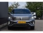 Volkswagen T-Roc 1.5 TSI R-Line Edition Camera, Stoel/stuurverwarming, Adaptive cruise, IQ-light
