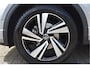 Volkswagen T-Roc 1.5 TSI R-Line Edition Camera, Stoel/stuurverwarming, Adaptive cruise, IQ-light