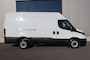 IVECO Daily 35S16V 2.3 L2H2 156pk Airco Cruise, Camera, Trekhaak 3500kg