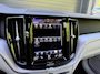 Volvo XC60 2.0 B5 Momentum 1e eigenaar | Dealer onderhouden | Panoramadak | Harman Kardon | 360° camera