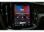 Volvo V60 2.0 T8 Plug-in hybrid AWD Aut 335kW 456Pk bj 2024 Ultra Dark Fully Loaded 1e eigenaar Full Option met maar 13666km Nieuw