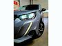 Peugeot 2008 1.2 PureTech 131PK Allure Pack + LED|DAB|Navi|Apple|Android|Leder/Stof|PDC|Camera|Lane|Climate|Cruise|17"LMV