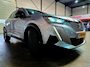 Peugeot 2008 1.2 PureTech 131PK Allure Pack + LED|DAB|Navi|Apple|Android|Leder/Stof|PDC|Camera|Lane|Climate|Cruise|17"LMV
