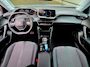 Peugeot 2008 1.2 PureTech 131PK Allure Pack + LED|DAB|Navi|Apple|Android|Leder/Stof|PDC|Camera|Lane|Climate|Cruise|17"LMV
