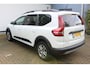 Dacia Jogger 1.0 TCe Comfort 7p. Incl. 12 maanden Garantie | Meer foto's volgen | 1e Eigenaar | Parkeersensoren achter | Cruise controle | Airco | Bluetooth | Apple Carplay/Android Auto | Stuur multifunctioneel | Origineel NL Auto | NAP |
