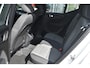 Volvo XC40 B4 Automaat Plus Dark | Semi Elek. Inklapbare Trekhaak | Elek. bedienbare voorstoelen met geheugen | Harman Kardon Audio Systeem | Blis | Adaptive Cruise Controle |
