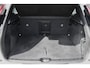 Volvo XC40 B4 Automaat Plus Dark | Semi Elek. Inklapbare Trekhaak | Elek. bedienbare voorstoelen met geheugen | Harman Kardon Audio Systeem | Blis | Adaptive Cruise Controle |