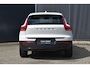 Volvo XC40 B4 Automaat Plus Dark | Semi Elek. Inklapbare Trekhaak | Elek. bedienbare voorstoelen met geheugen | Harman Kardon Audio Systeem | Blis | Adaptive Cruise Controle |