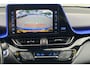 Toyota C-HR / C-HR+ 1.8 Hybrid Bi-Tone / JBL Audio / Stuur en Stoelverwarming / Parkeersensoren v&a / Camera /