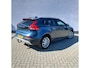 Volvo V40 Cross Country 1.5 T3 Polar+ Luxury | Trekhaak | Panoramadak | Harman Kardon Audio | Lederen Bekleding | Achteruitrijcamera | Parkeersensoren | Keyless Entry | Stoelverwarming | LED Koplampen | Navigatie