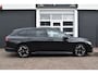 Volkswagen Golf Variant 1.5 eTSI 150pk R-Line Edition Automaat | Apple Carplay & Android Auto | Airco ECC | Camera achter | Parkeersensoren voor en achter | Stoel verwarming | Isofix Bevestigingspunten | Zeer Compleet!!!