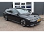 Volkswagen Golf Variant 1.5 eTSI 150pk R-Line Edition Automaat | Apple Carplay & Android Auto | Airco ECC | Camera achter | Parkeersensoren voor en achter | Stoel verwarming | Isofix Bevestigingspunten | Zeer Compleet!!!